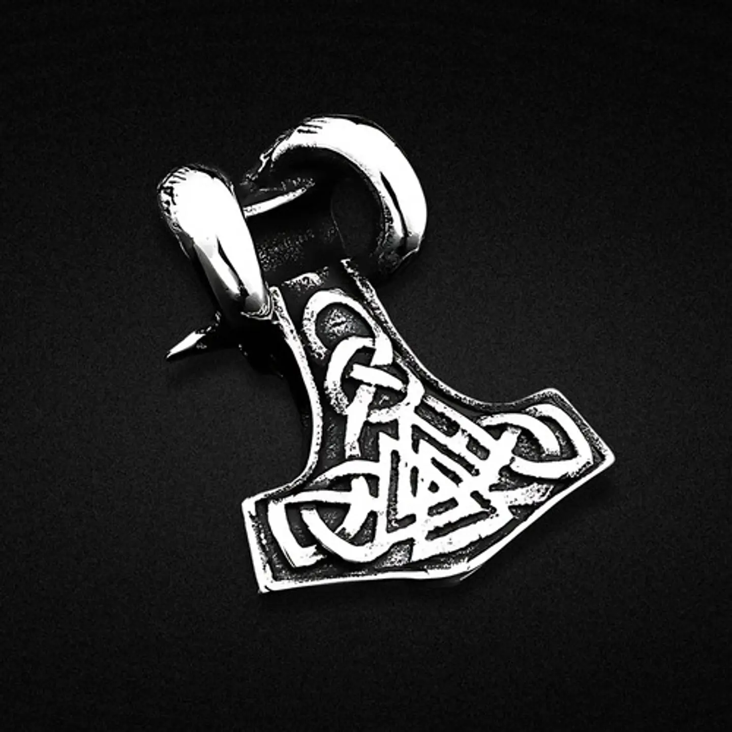 Collar Para Hombres Dije Cráneo Vikingo Martillo Color Plata Plateado 10