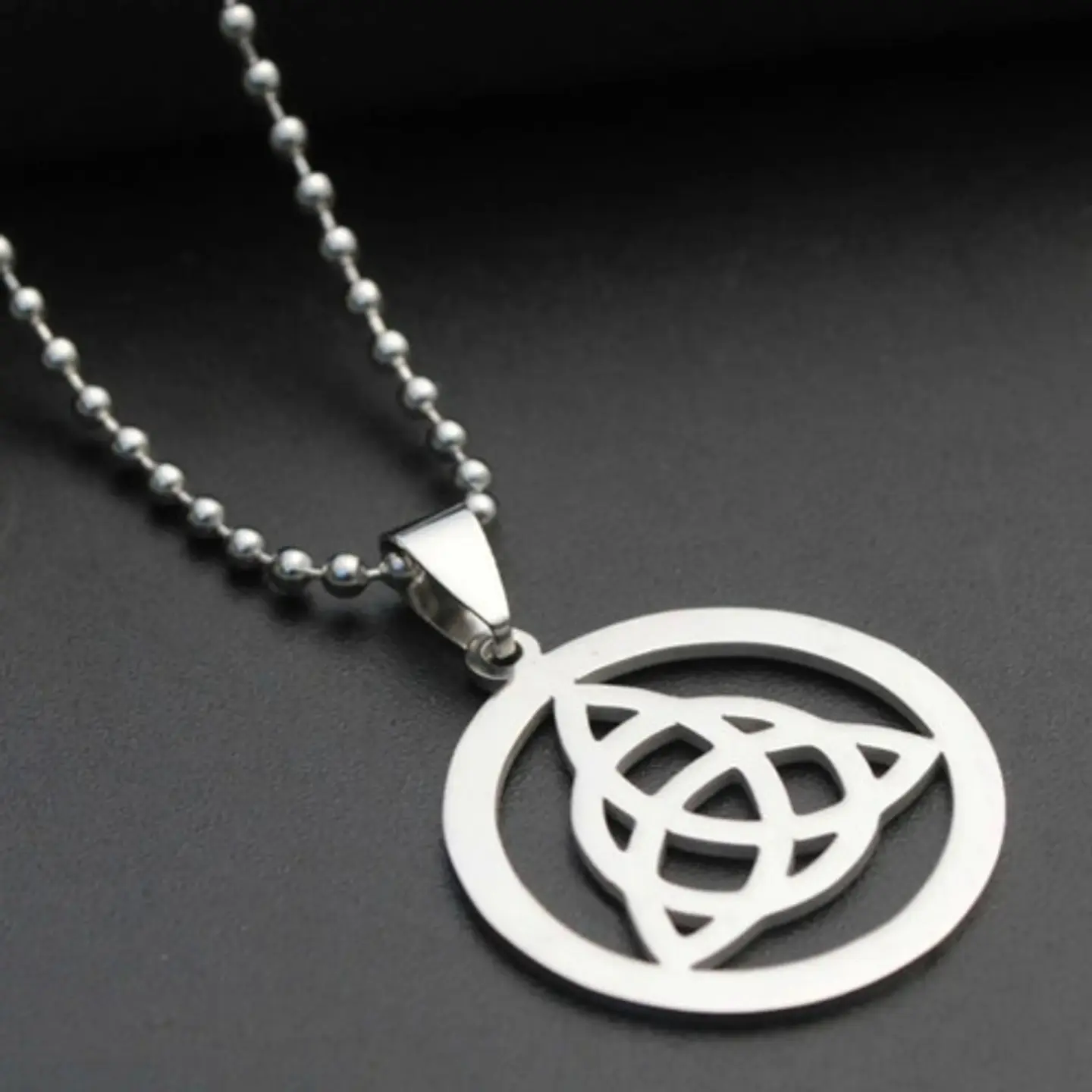 Collar Acero Inoxidable Color Plata Nudo Celta Mujer Hombre 2