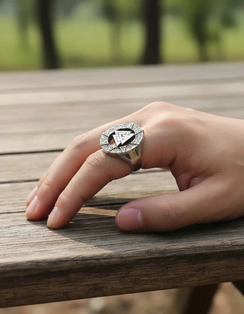 Anillo Acero Inoxidable Color Plata Triangulo Vikingo Hombre