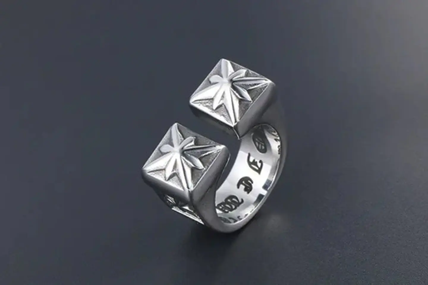 Anillo Acero Inoxidable Color Plata Dos Torres Para Hombre 2