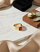Anillo Clásico De Acero Color Oro Con Piedra Hombre Y Mujer - Miniatura 2