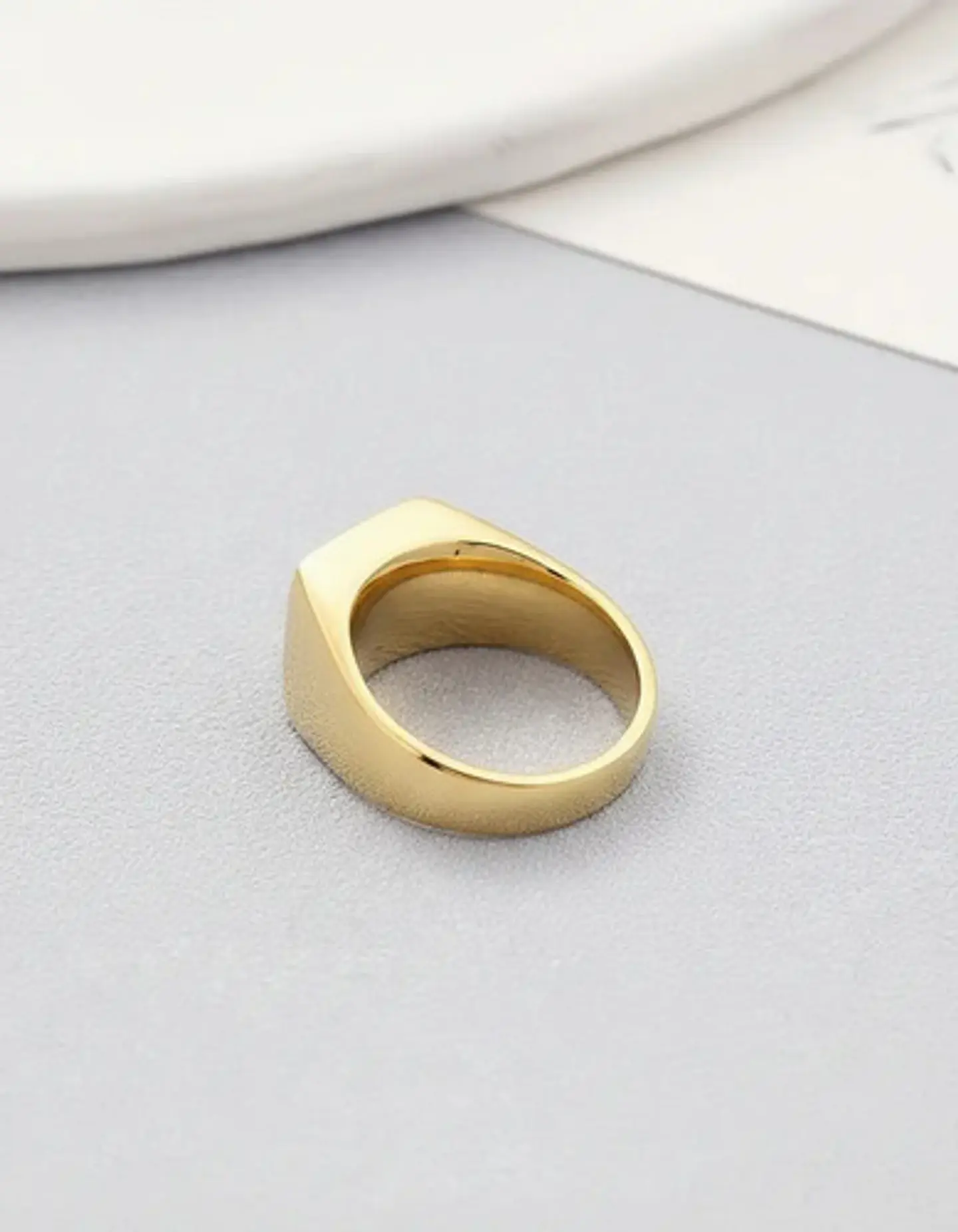 Anillo Clásico De Acero Color Oro Con Piedra Hombre Y Mujer 4