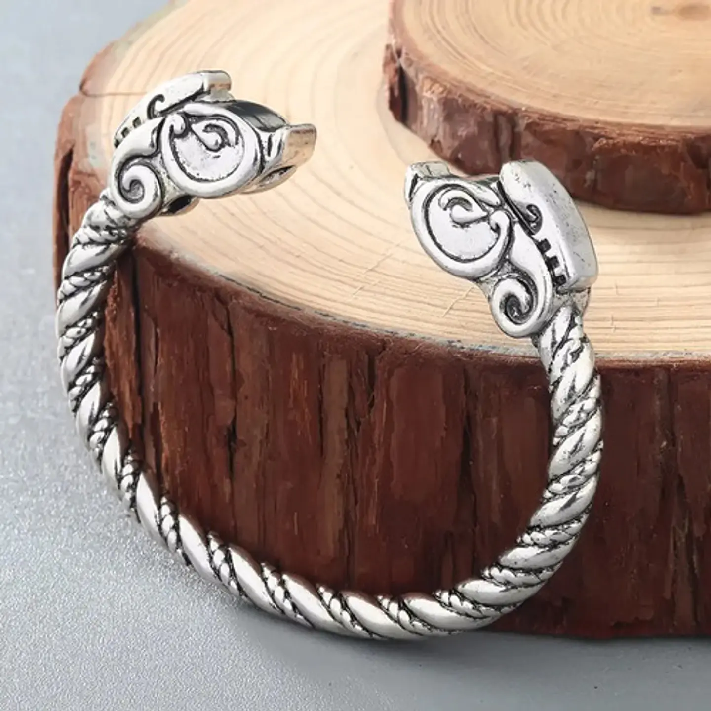 Pulsera Brazalete Color Plata Vikingo Nórdico Odin Hombre 4