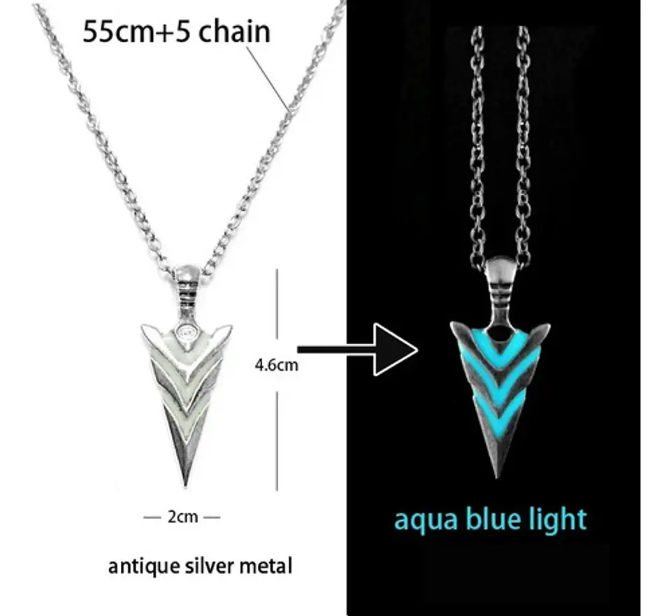 Collar Brilla En La Oscuridad Flecha Color Plata Para Hombre 2