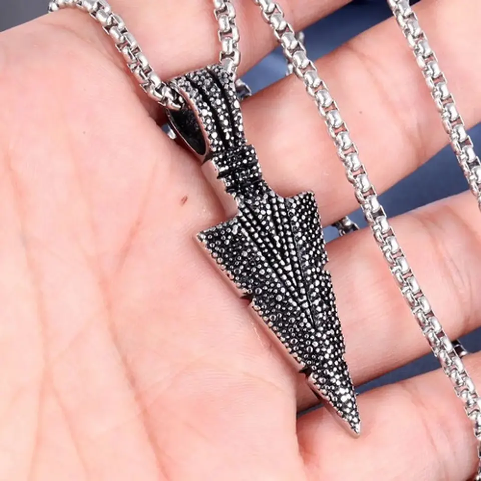 Collar Acero Inoxidable Color Plata Flecha  Hombre 21