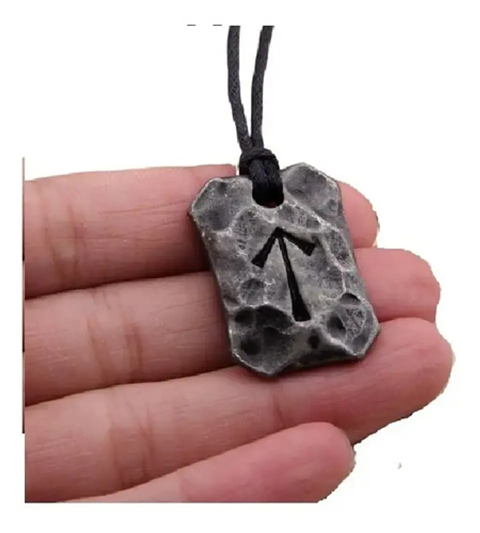 Collar Talismán Runas Hierro Martillado Vikingo Para Hombre  7