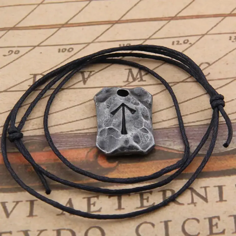 Collar Talismán Runas Hierro Martillado Vikingo Para Hombre  8