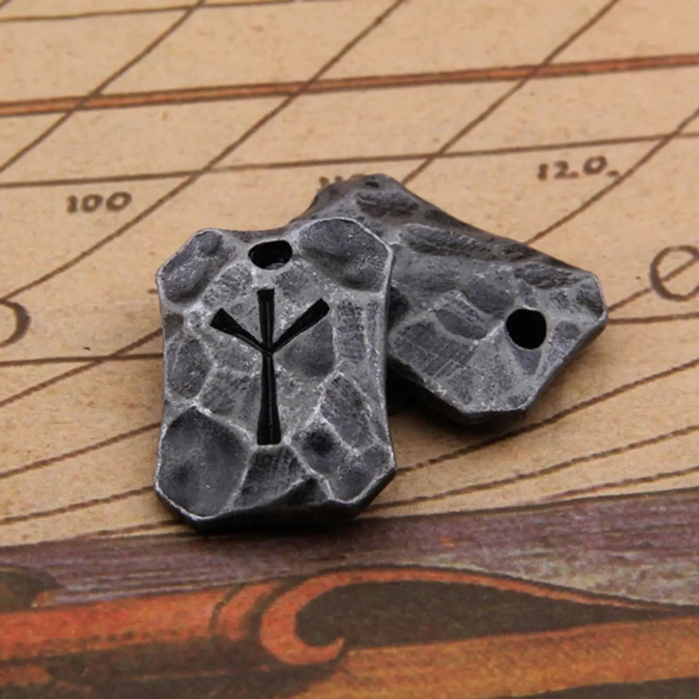 Collar Talismán Runas Hierro Martillado Vikingo Para Hombre  14