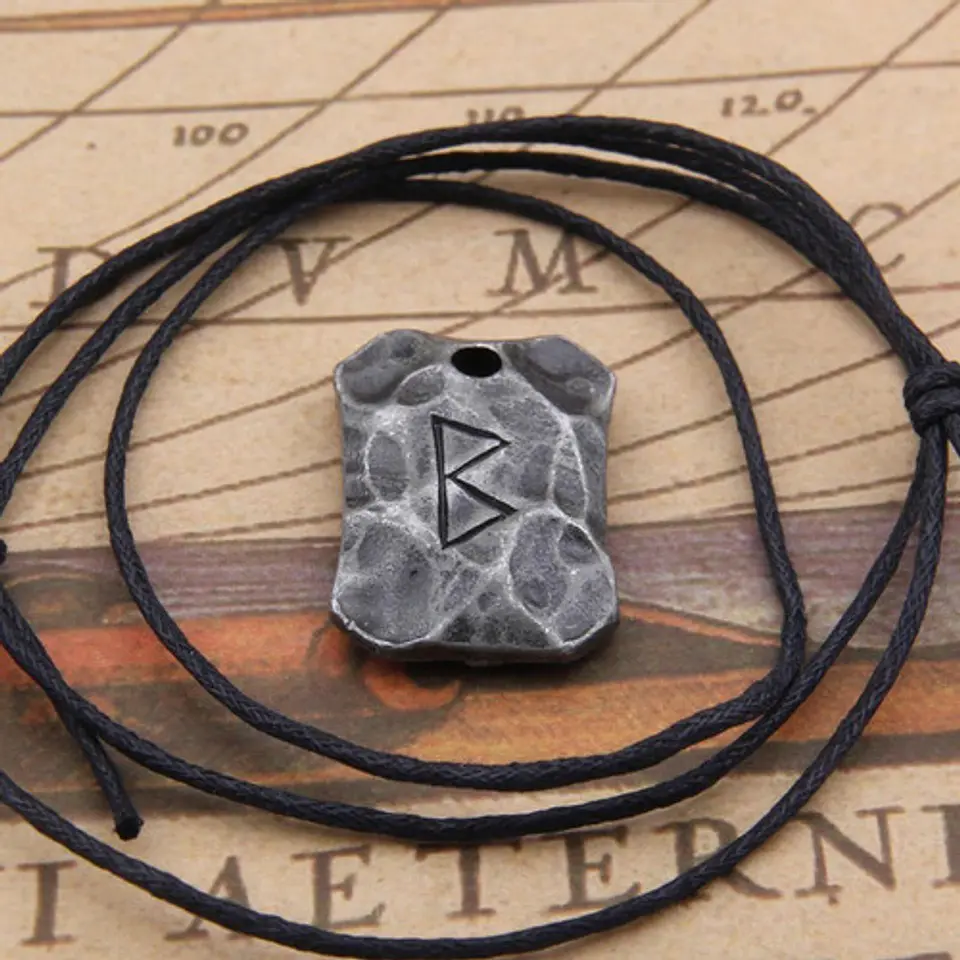 Collar Talismán Runas Hierro Martillado Vikingo Para Hombre  15