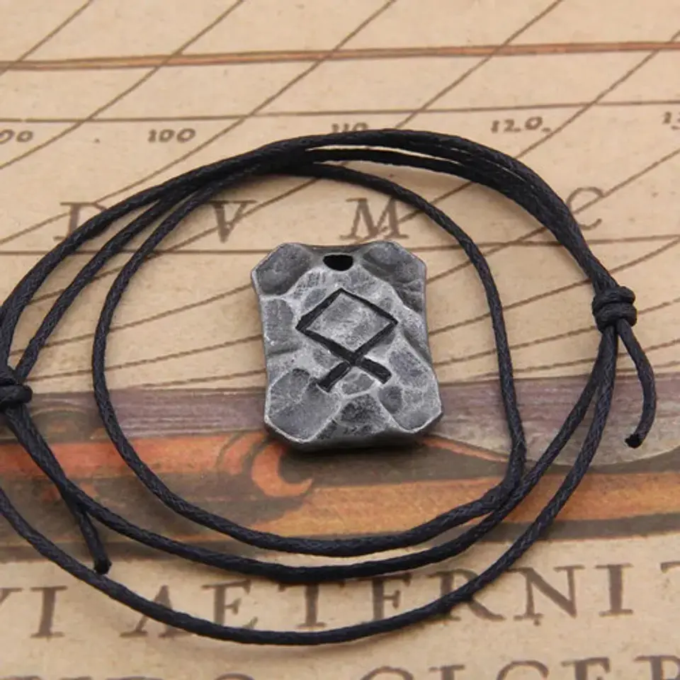 Collar Talismán Runas Hierro Martillado Vikingo Para Hombre  23