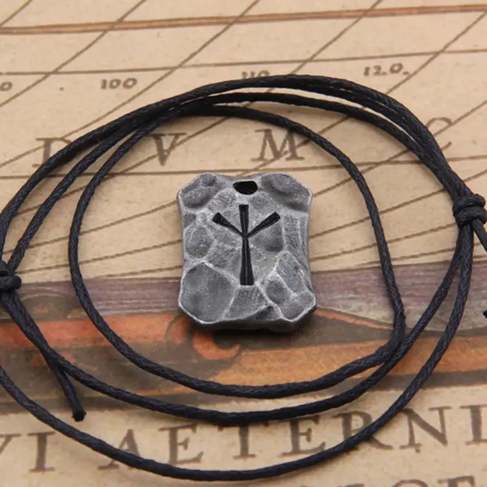 Collar Talismán Runas Hierro Martillado Vikingo Para Hombre  25