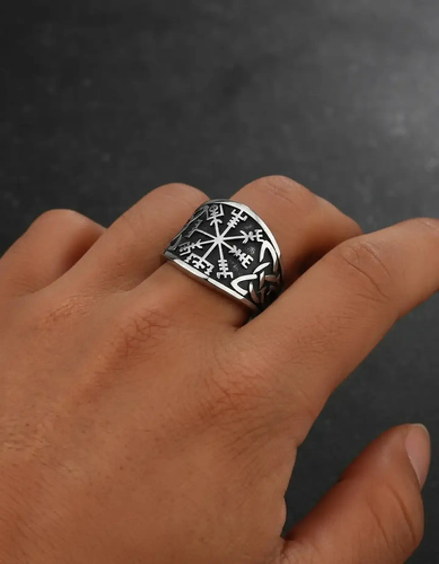 Anillo Para Hombres Vikingo Vegvisir De Acero Color Plata 10