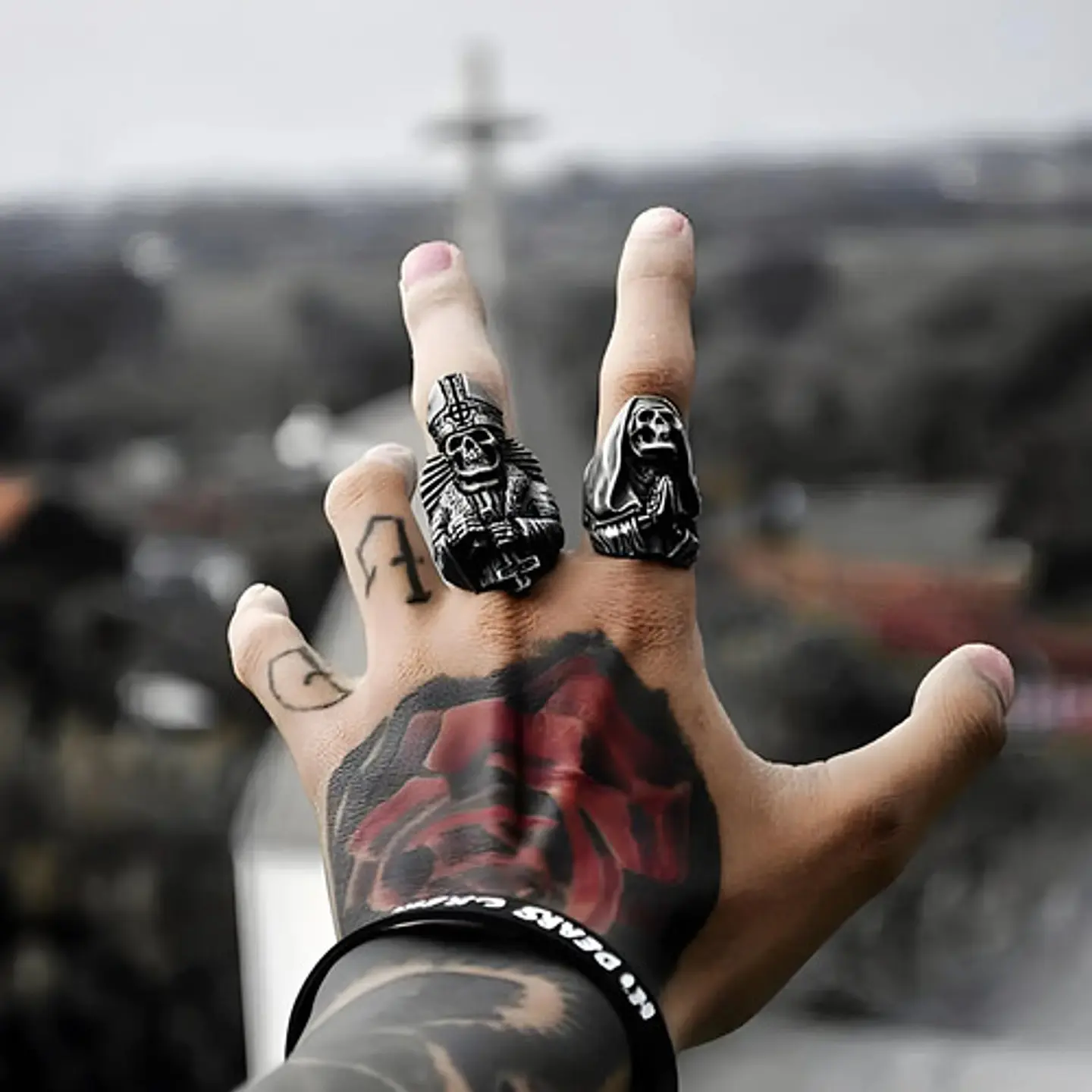 Anillo Para Hombre Forma De Esqueleto Cruz Invertida Cráneo 4