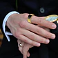 Anillo Argolla Color Oro Piedra Negra Ajustable Para Hombre - Miniatura 2