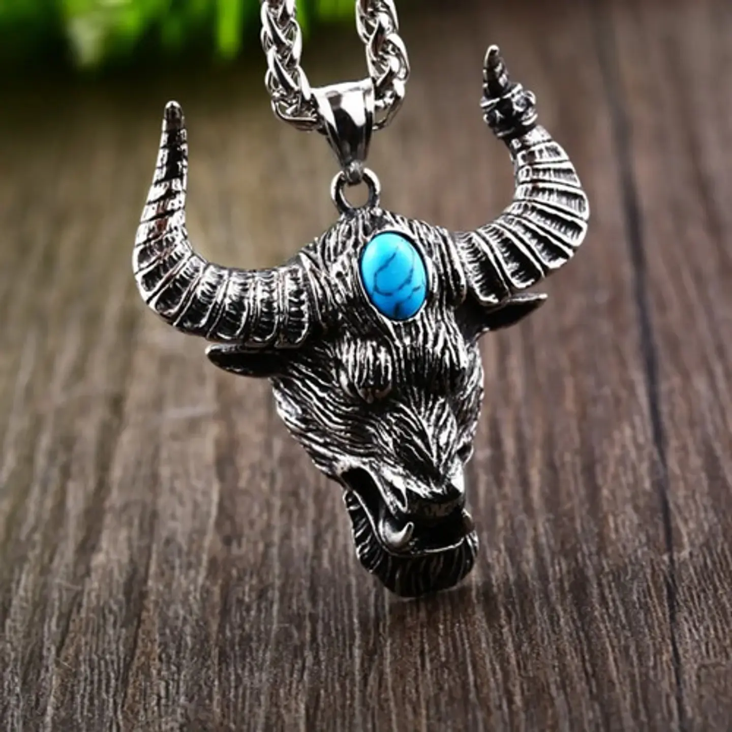 Collar Para Hombre Con Dije Minotauro De Acero Color Plata 9