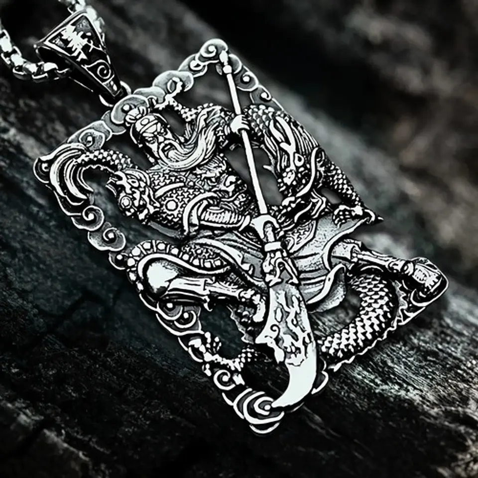 Collar Para Hombre Con Dije Guan Yu Cultura China De Acero  Plateado 4