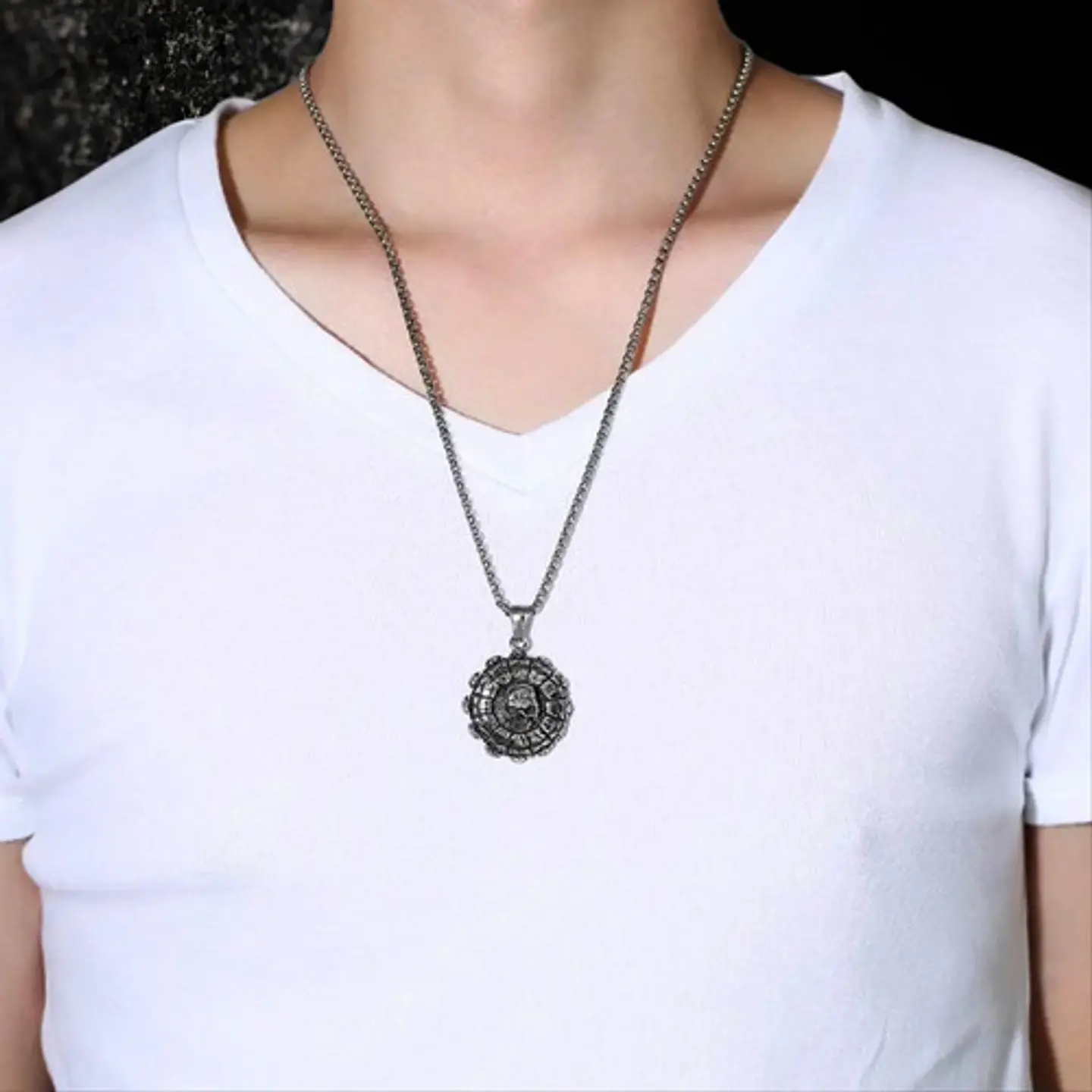 Collar Para Hombre Dije Cráneo Números Romanos Calavera Punk 3