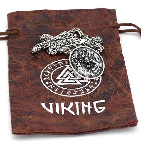 Collar Vikingo Lobo Runa Color Plata Acero Inoxidable Hombre