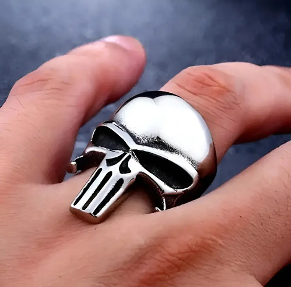 Anillo Hombre Forma De Cráneo Punisher De Acero Color Plata 4
