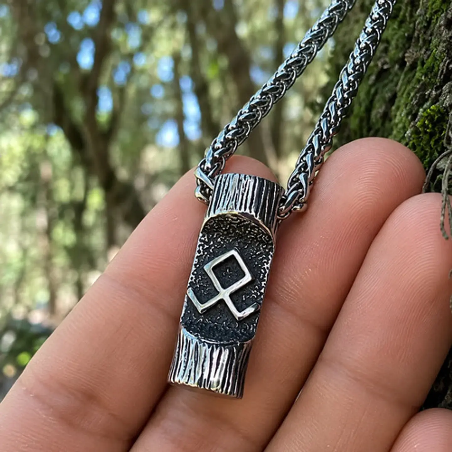 Collar Plateado Vikingo De Acero Para Hombre Dije Runa Odin 10