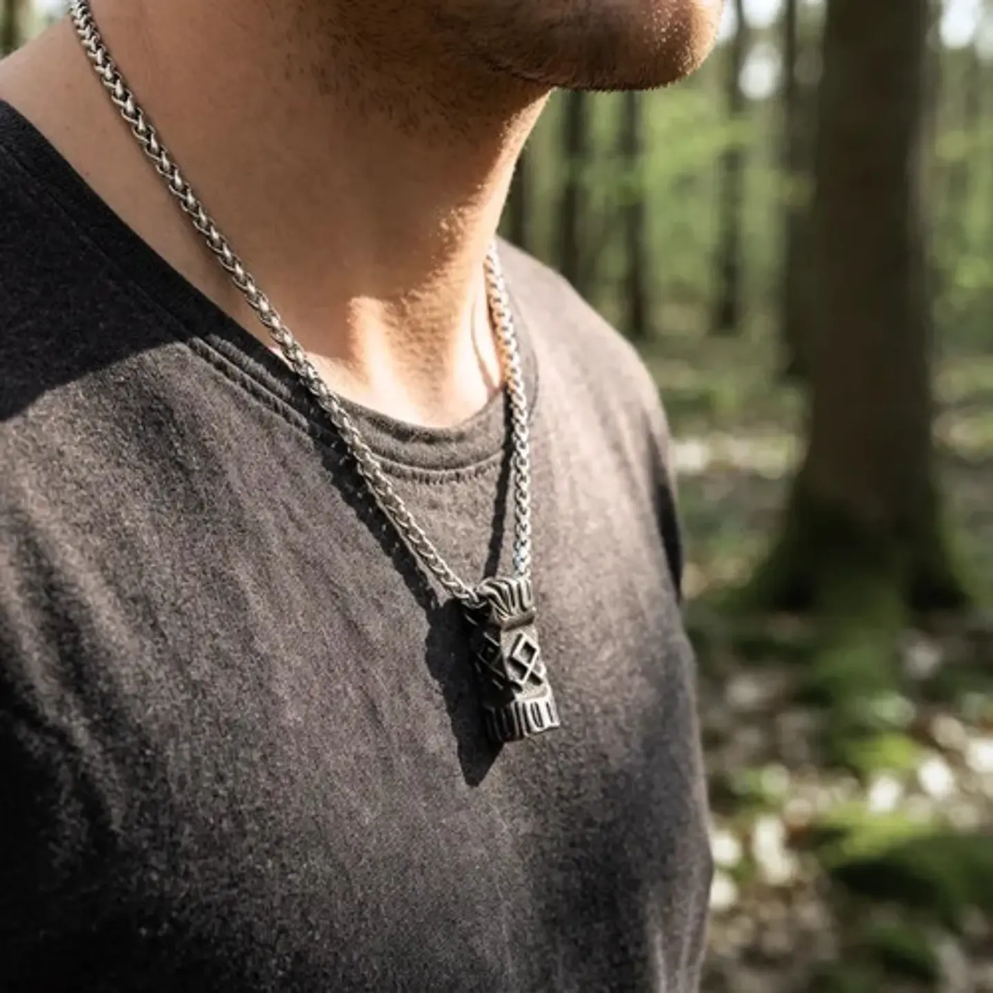 Collar Plateado Vikingo De Acero Para Hombre Dije Runa Odin 11