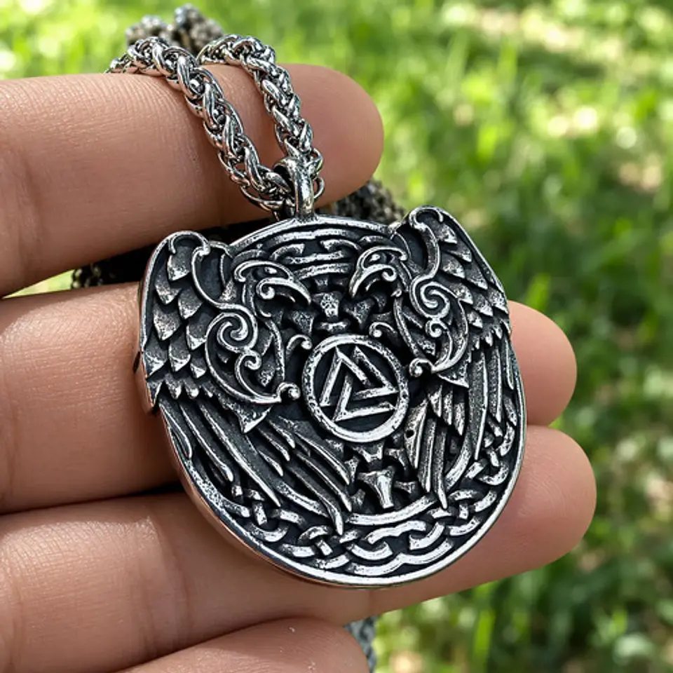 Collar Vikingo En Acero Para Hombre Dije Cuervo Odin Valknut 4