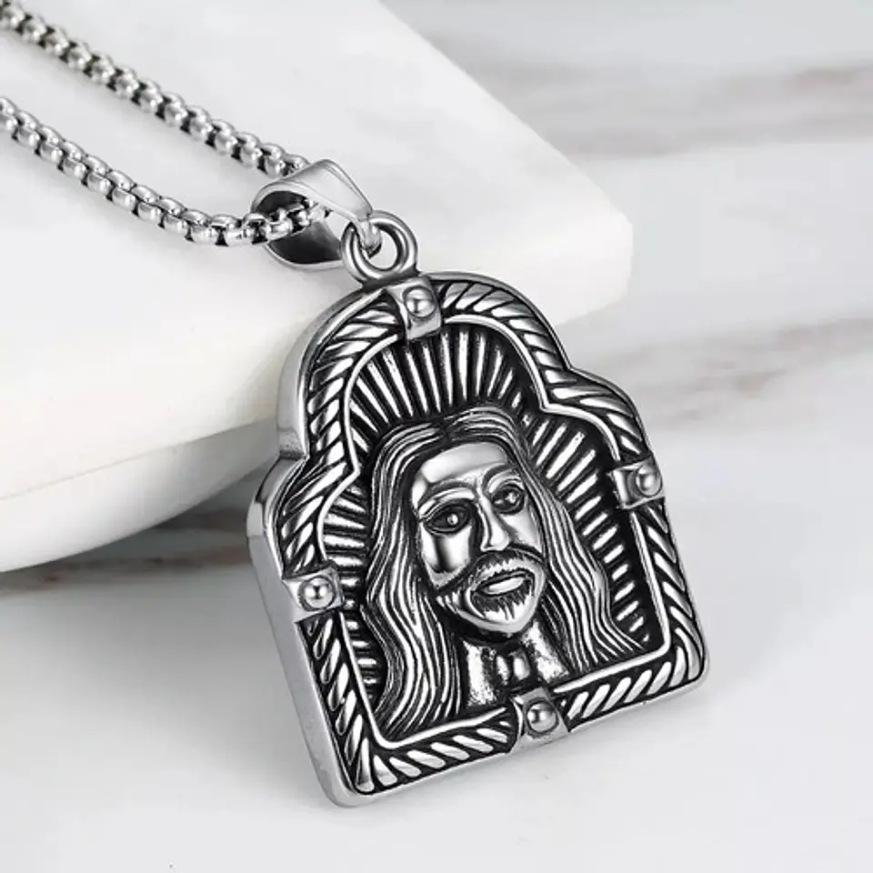 Collar Para Hombre Y Dije Rostro Jesus De Acero Color Plata 4
