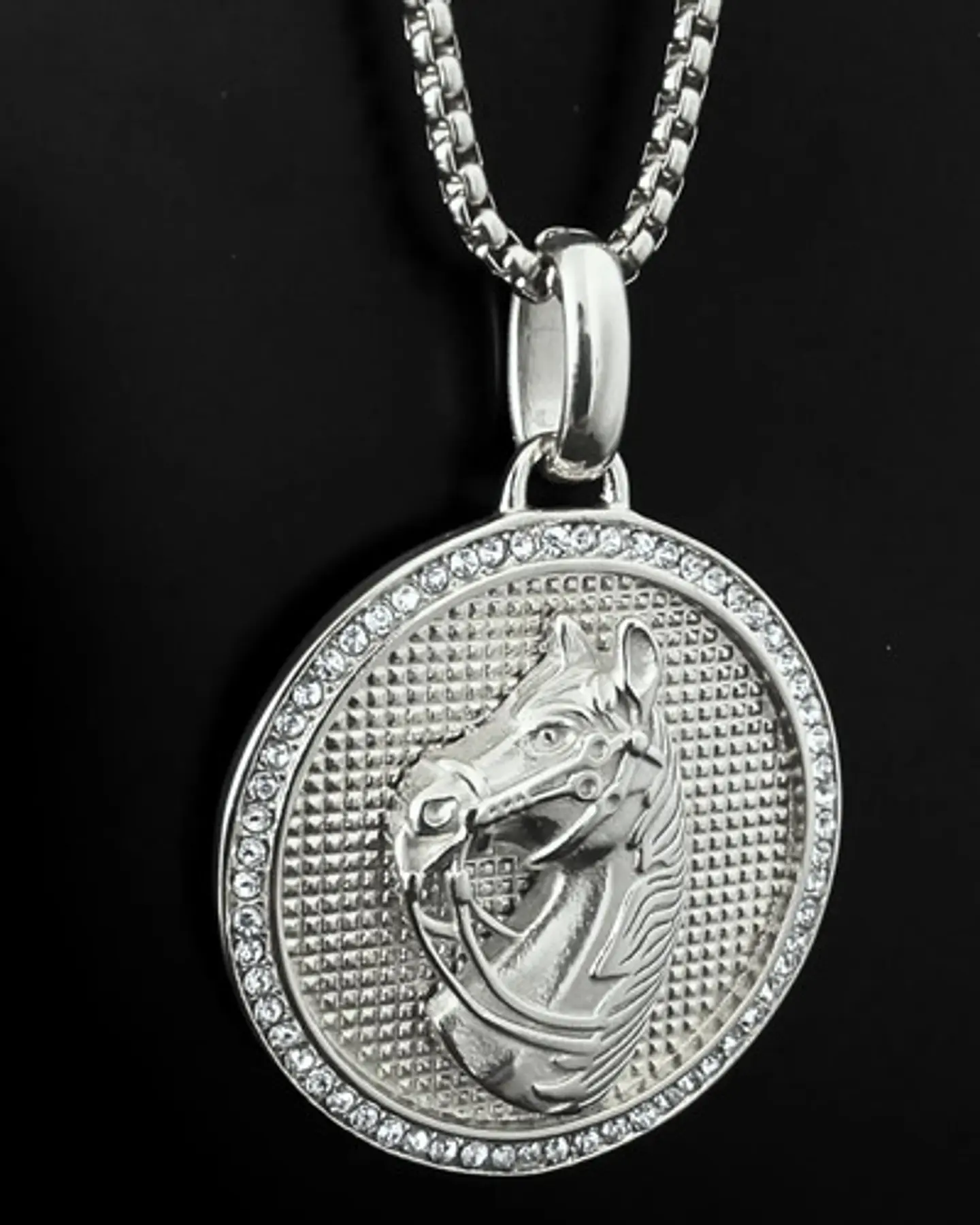 Collar En Acero Dorado Para Hombres Dije Caballo Piedras 17