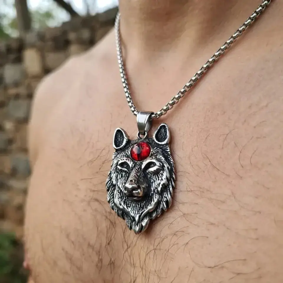 Collar Vikingo En Acero Cadena Para Hombre Dije Lobo Con Ojo 3