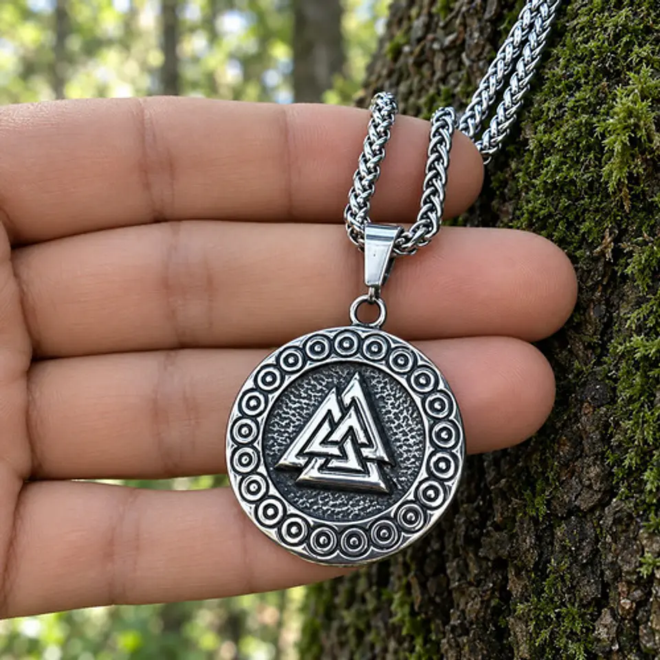 Collar Vikingo En Acero Para Hombres Dije Valknut  Amuleto 3