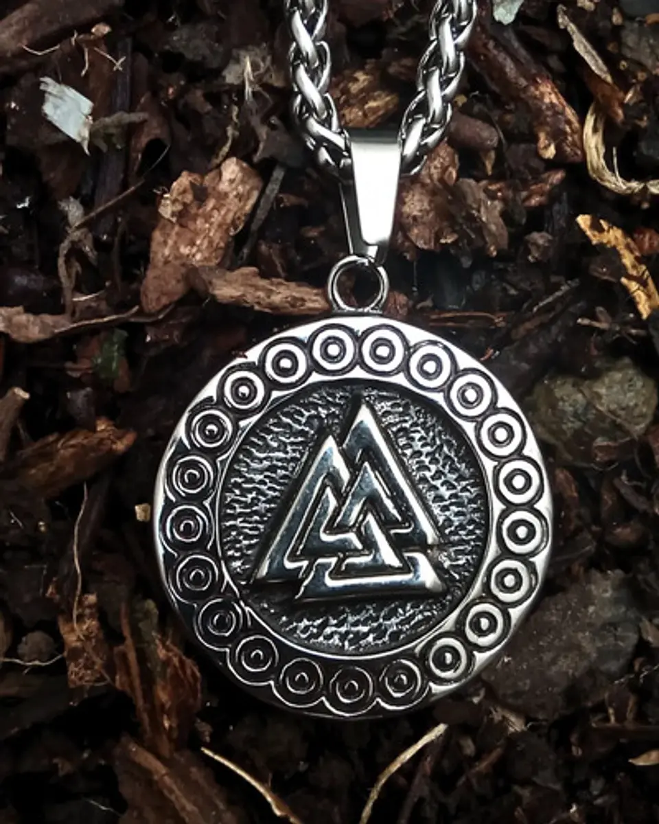Collar Vikingo En Acero Para Hombres Dije Valknut  Amuleto 8