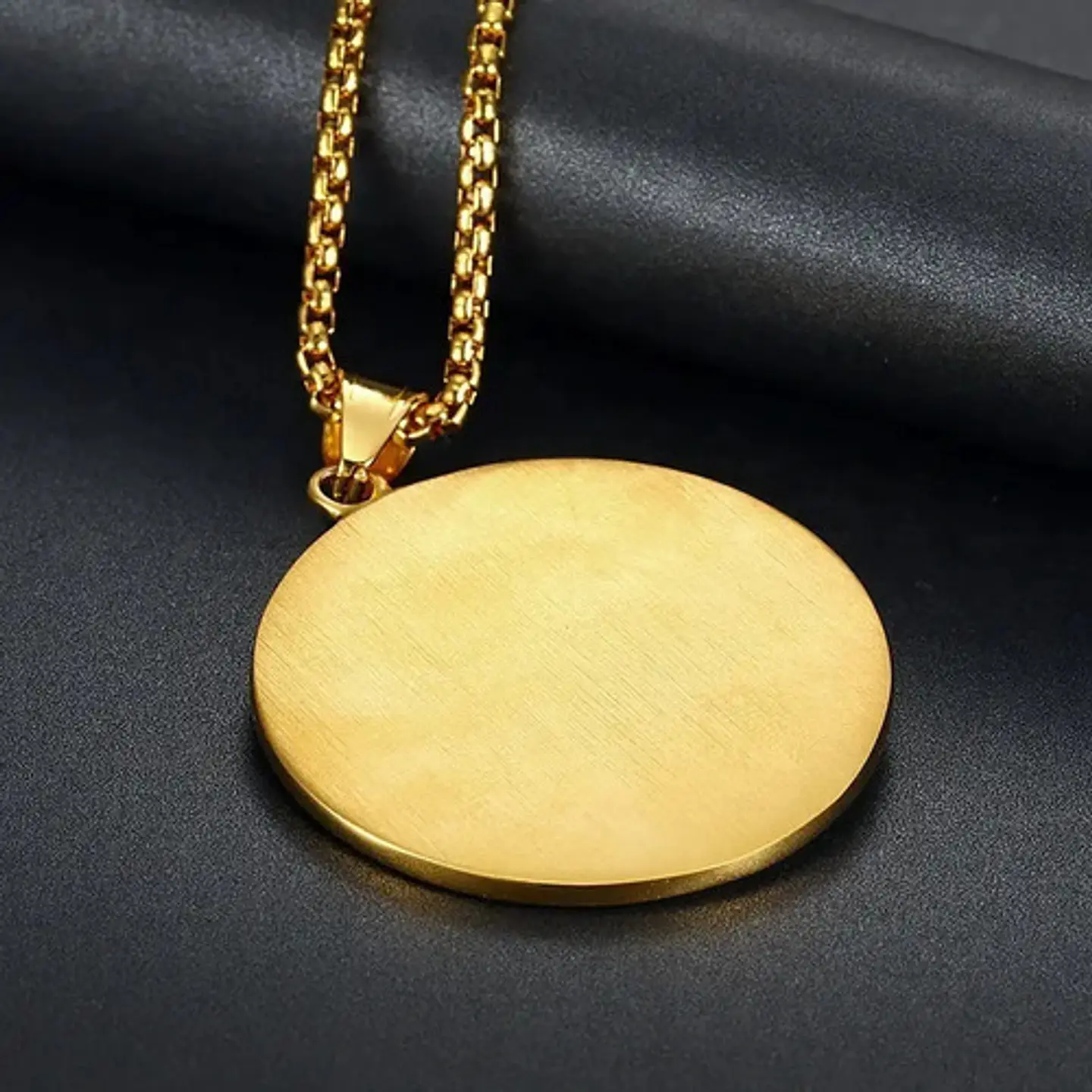 Collar Egipto Ojo Piramide Color Oro Acero Inoxidable Hombre 3
