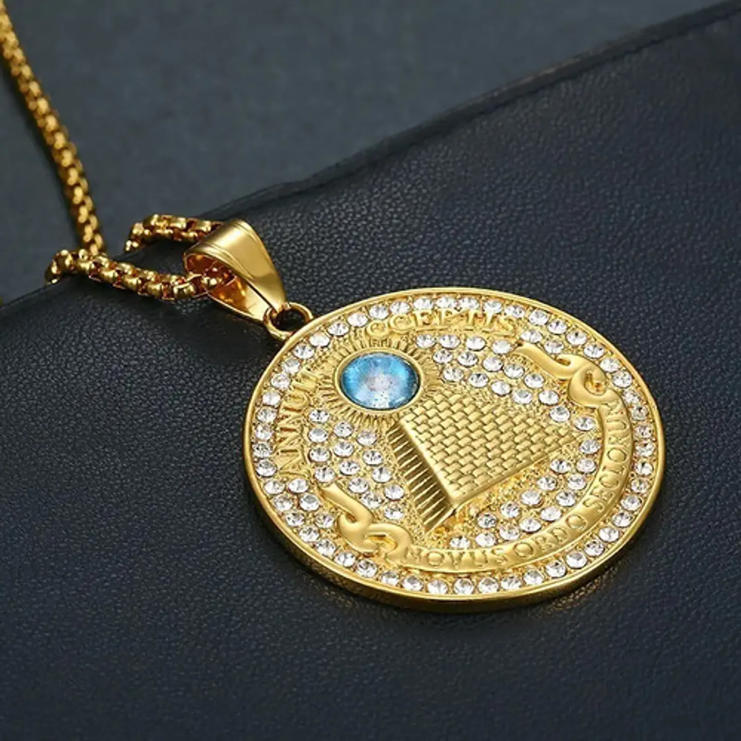 Collar Egipto Ojo Piramide Color Oro Acero Inoxidable Hombre 4