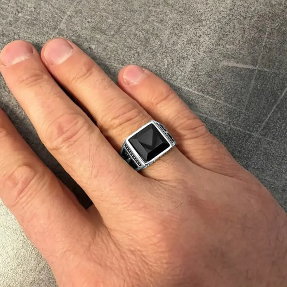 Anillo De Acero Para Hombre Masón Masonería Piedra Negra Cz 2