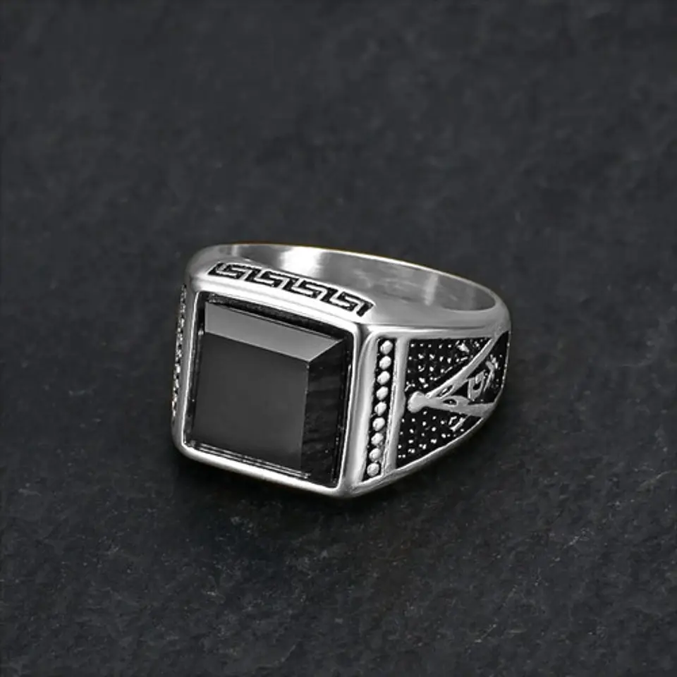Anillo De Acero Para Hombre Masón Masonería Piedra Negra Cz 3