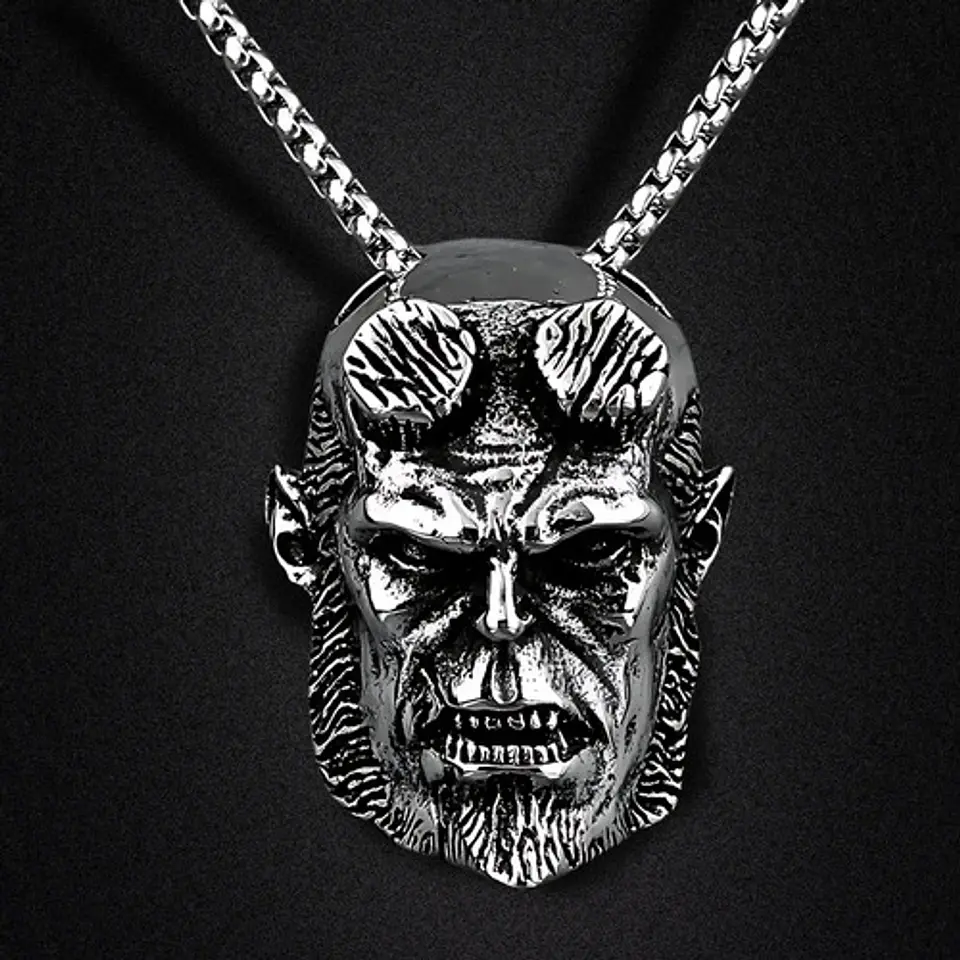 Collar Dije Hellboy Color Plata Acero Inoxidable Para Hombre Plateado 4