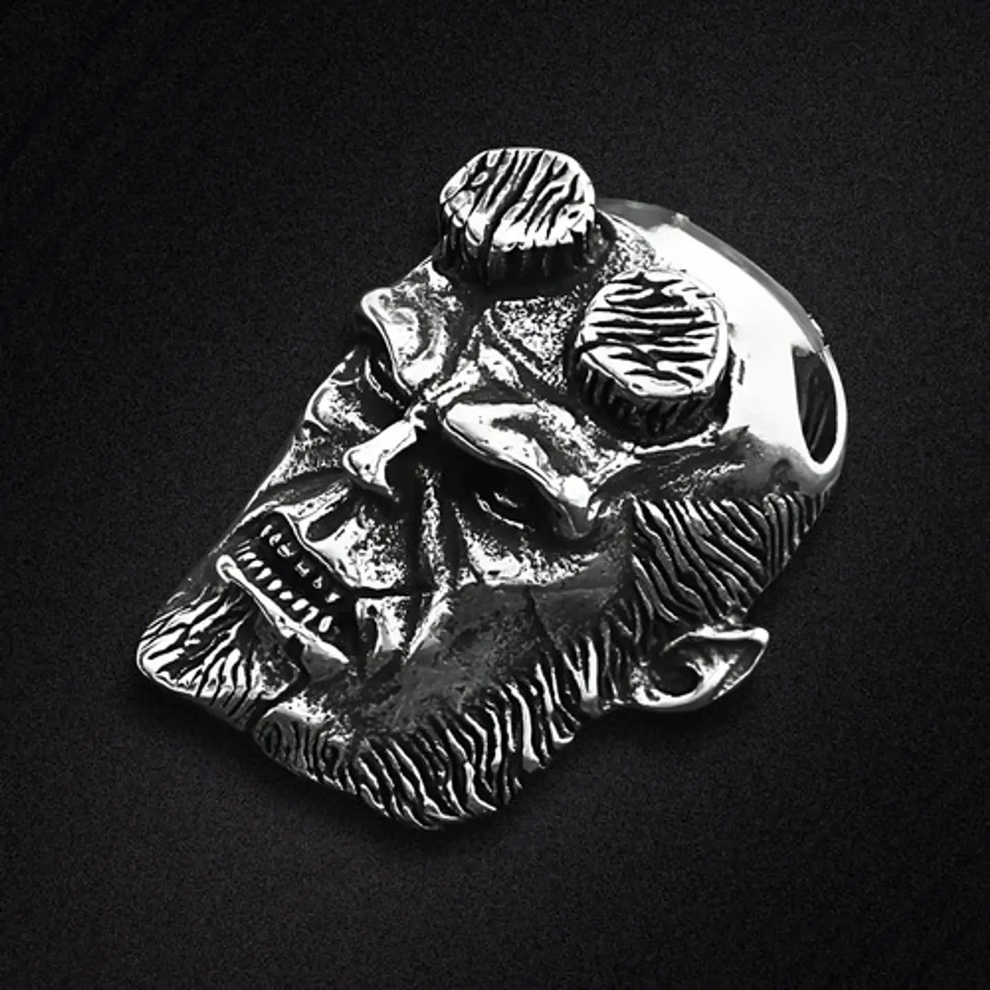 Collar Dije Hellboy Color Plata Acero Inoxidable Para Hombre Plateado 5