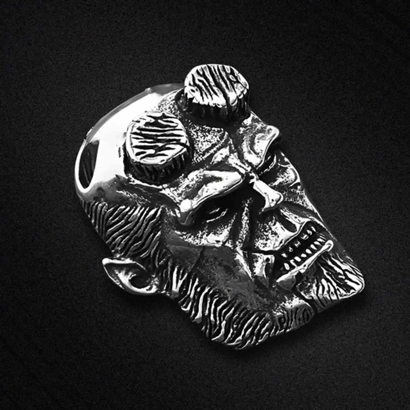 Collar Dije Hellboy Color Plata Acero Inoxidable Para Hombre Plateado 6