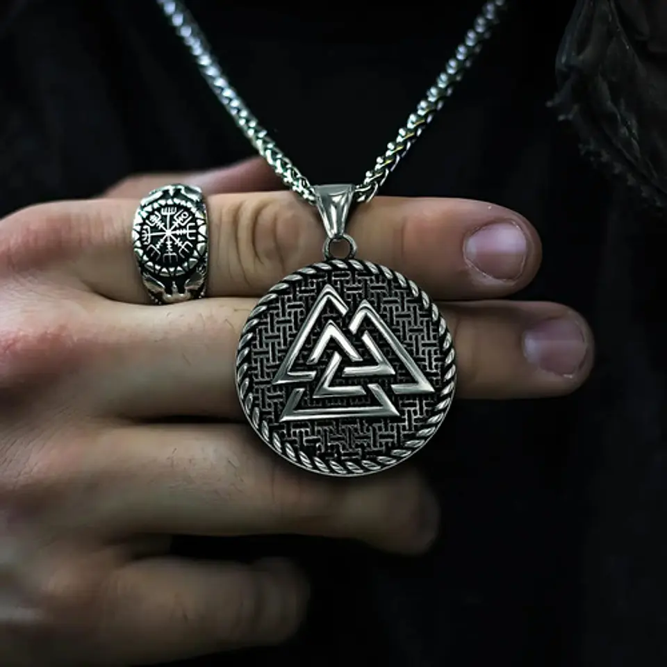 Collar Para Hombre Con Dije Vikingo Valknut Escudo Malla 4