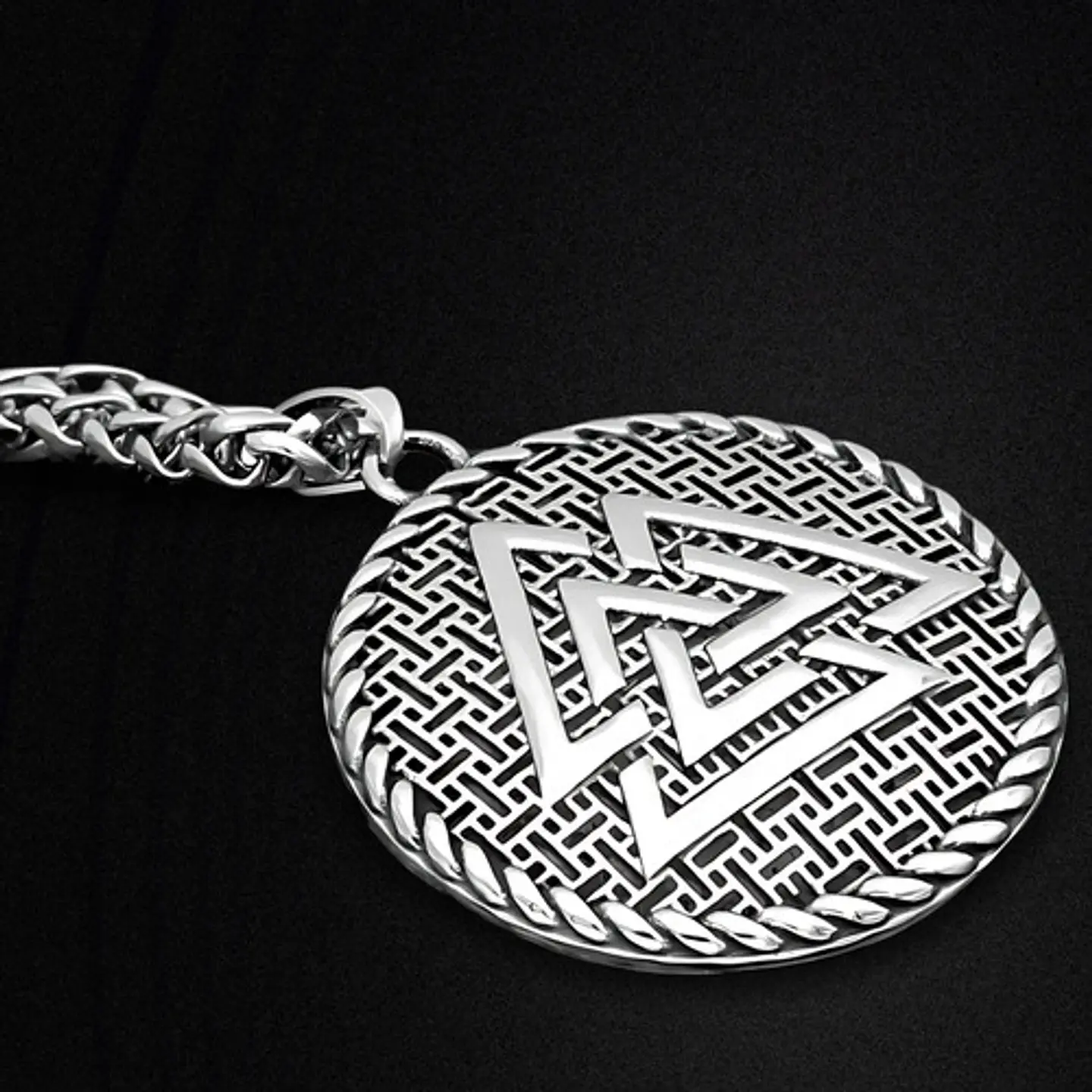Collar Para Hombre Con Dije Vikingo Valknut Escudo Malla 7