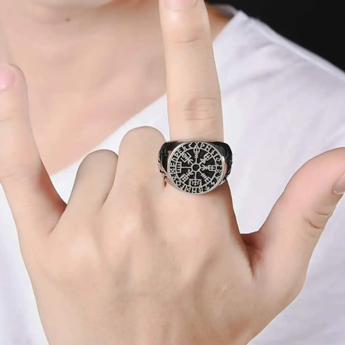 Anillo Para Hombres Vikingo Vegvisir Color Plata De Acero 9