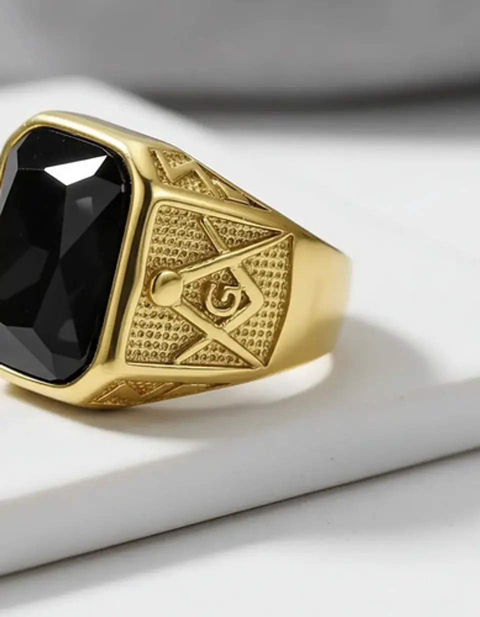 Anillo Para Hombre Masón Logia Con Piedra Cz Acero Color Oro 24