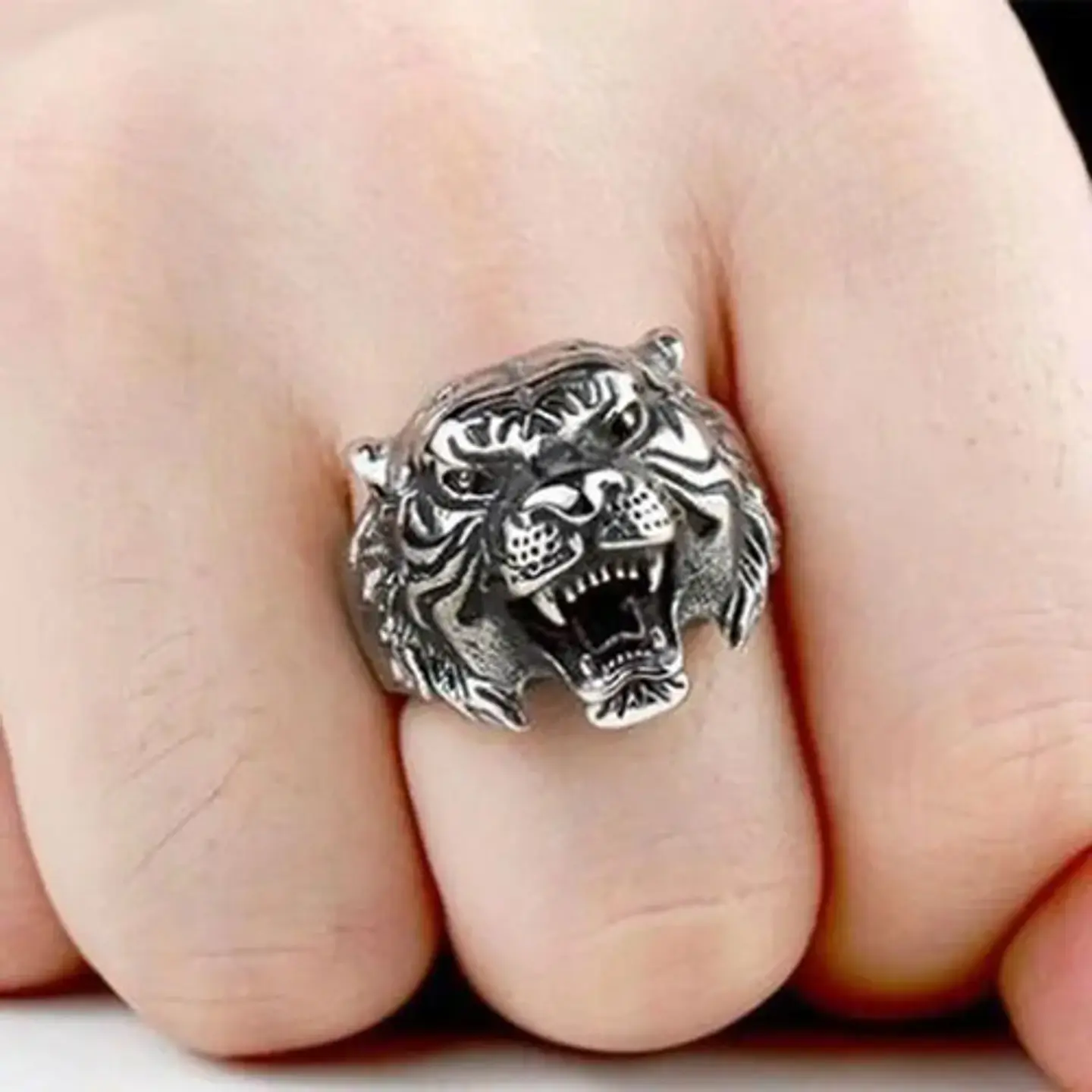 Anillo Color Plata Cabeza Tigre Acero Inoxidable Para Hombre 10