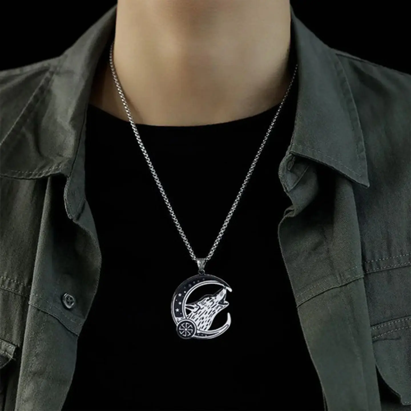 Collar Acero Inoxidable Color Plata Lobo Luna Vikingo Hombre 3