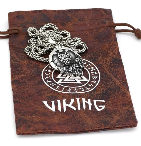 Collar Escudo En Llamas Lobo Vikingo Acero Inoxidable Hombre