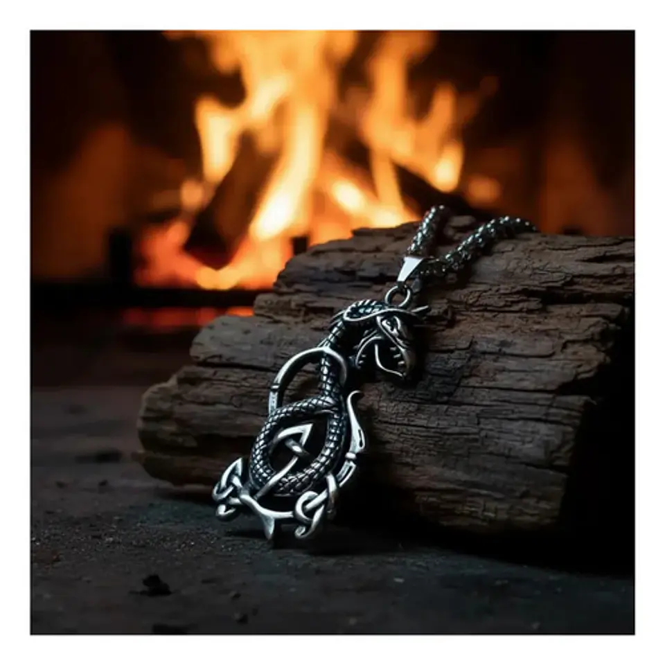 Collar Vikingo En Acero Para Hombre Dije Dragon Color Plata 10