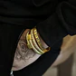 Pulsera Brazalete Tipo Guaya Ajustable Color Oro Para Hombre - Miniatura 3