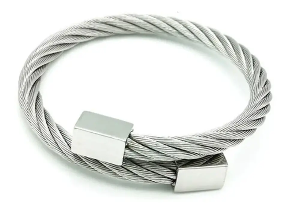 Pulsera Brazalete Tipo Guaya Ajustable Color Oro Para Hombre 6