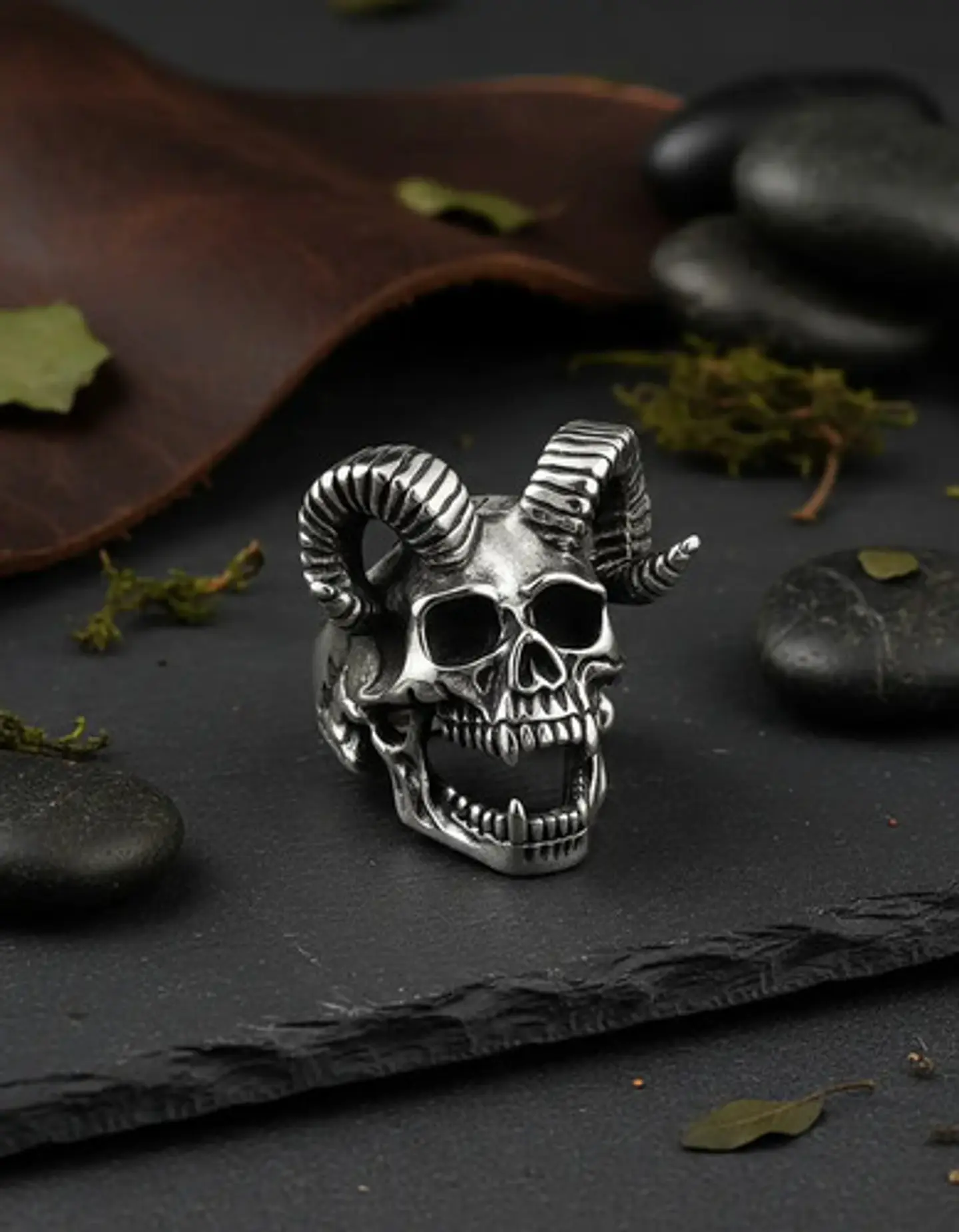 Anillo Para Hombres Color Plata Forma Cráneo Biker De Acero 9