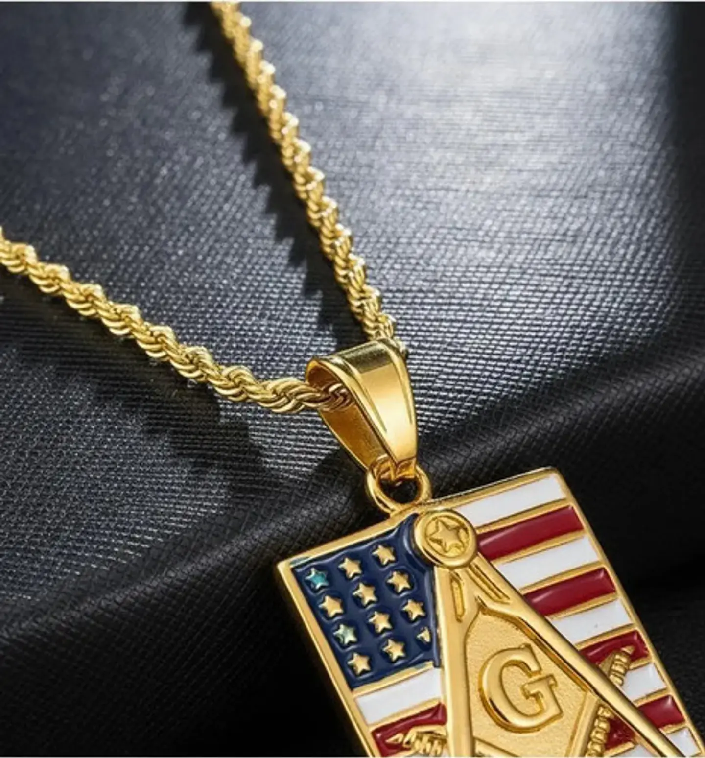 Collar Para Hombre Dije Escuadra Mason Ee.uu Acero Color Oro Dorado 7